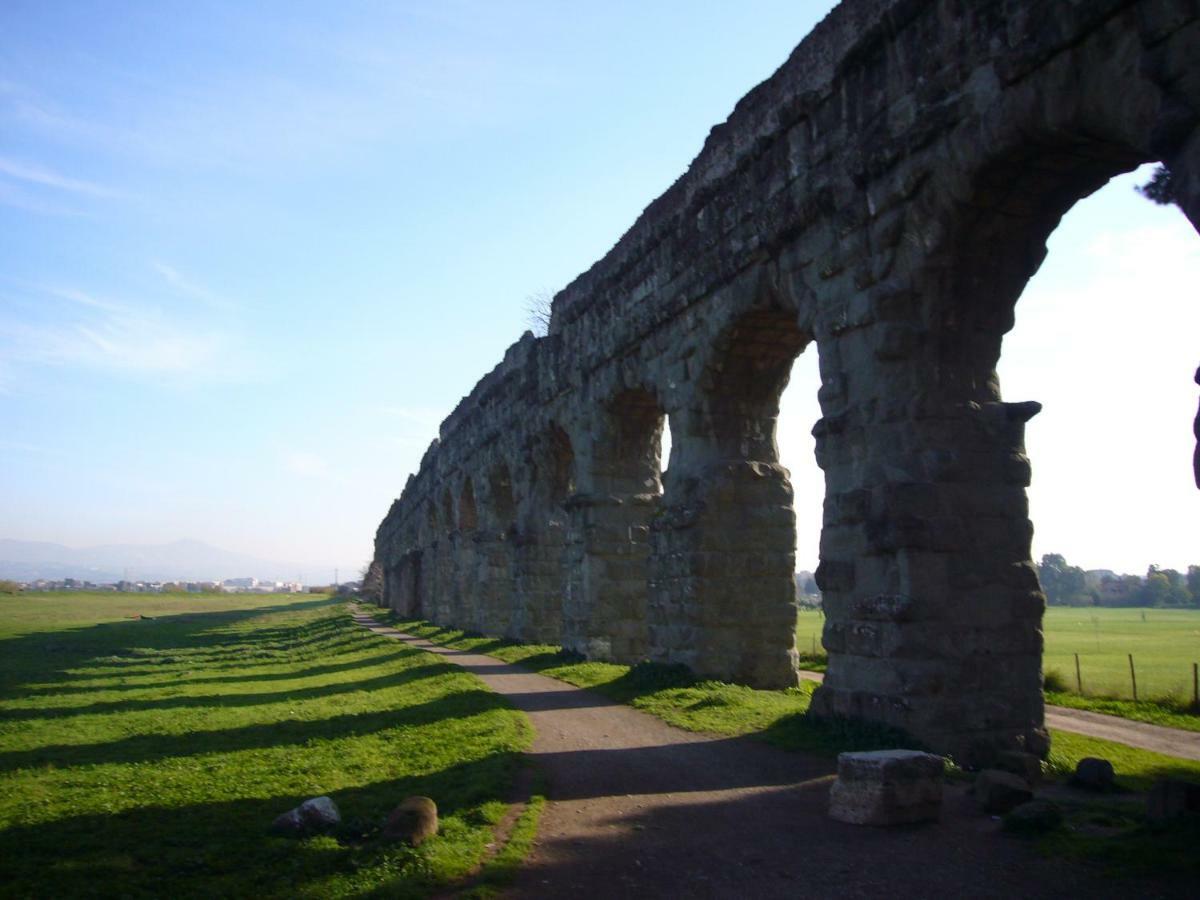 Casa Paestum. Your Wonderful Garden In โรม ภายนอก รูปภาพ